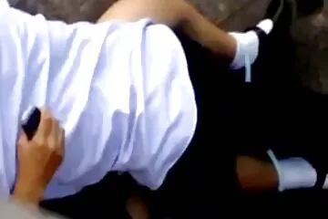 Mẹ và dì trưởng thành bú cu của con trai và làm cho nó cảm gai goi khong che thấy tốt.