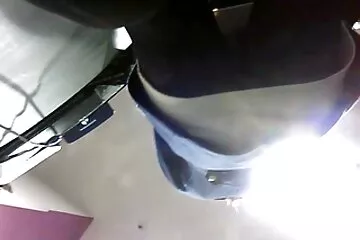 Anh phim sex me ke con chong khong che chàng ôm mẹ và đụ mẹ.