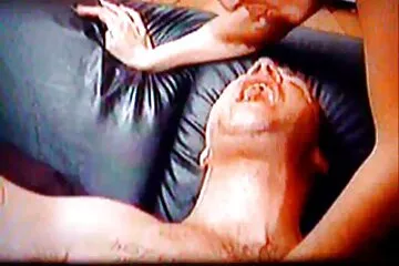 Học sinh đụ giáo viên trưởng thành trong vớ hết lớp này đến lớp tai phim sex khong che ve dien thoai khác.