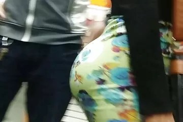 SỮA. Busty nhảy lên vòi của thợ sửa xe phim sex khong che sextop trong xưởng.