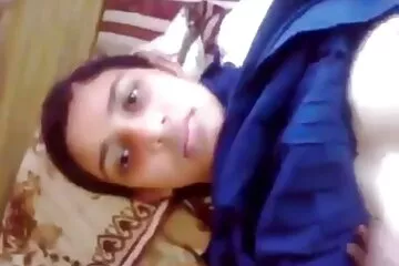 May mắn stud thông minh đập mẹ với bộ xnxx học sinh không che ngực lớn.