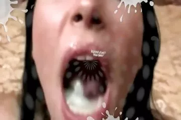 Sammi tóc vàng trưởng thành vuốt ve mình trên bàn qua quần lót và không có chúng. xnxx full không che